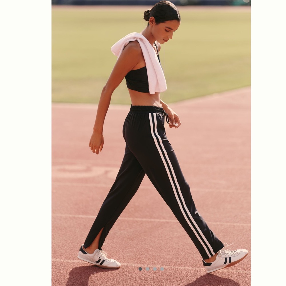 Daily Practice Side-Stripe Joggers